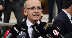 bakan-simsek-cari-acik-yil-sonu-tahminlerin-altinda-olacak-CXnYRAJq.webp