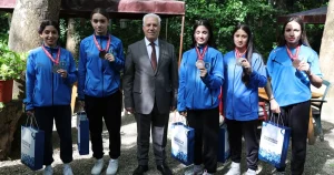 baskan-bozbey-bursanin-gururlariyla-bulustu-1fk52mPX.webp