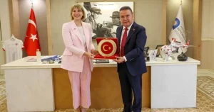 birlesik-krallik-turkiye-buyukelcisi-baskan-muhittin-boceki-ziyaret-etti-jH7d8i8p.webp