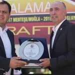 bremenden-uzanan-dost-eli-dalamana-ulasti-lHNmNtWq.webp