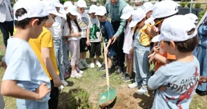 cayirovali-ogrenciler-birlikte-fidan-dikti-HEn5rPfj.webp