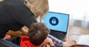 cocuklari-dijital-dunyanin-risklerinden-koruyacagiz-snFZTxEN.webp