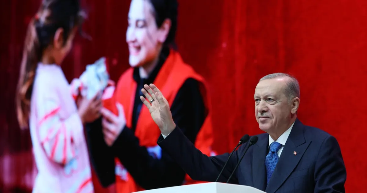 Cumhurbaşkanı Erdoğan’dan Kızılay’a övgü