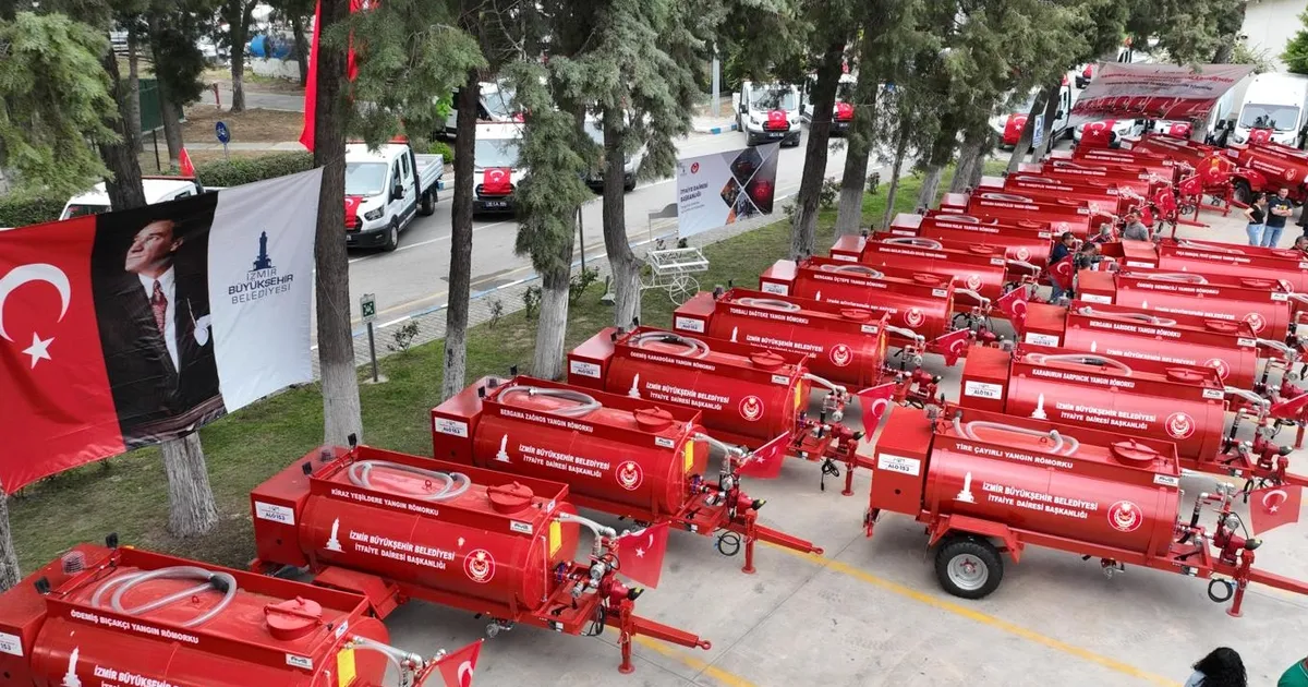 İzmir’de afetlere karşı güçlü adım… Orman köylerine 125 su tankeri