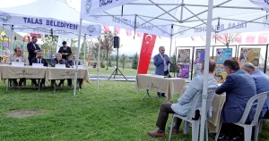 kayseri-talasta-vatandaslar-baskan-yalcina-soruyor-ZUOJrrGX.webp