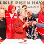 kizilaydan-anneler-gunune-ozel-kutlama-HKOLFudl.webp