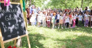 kocaeli-cayirova-cocuk-kuluplerinde-annelere-ozel-etkinlik-XPwNayij.webp