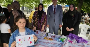 kocaeli-golcuklu-cocuklar-elleriyle-annelerine-hediye-yapti-rGm4AhCv.webp