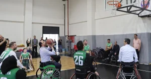 konyada-tekerlekli-sandalyede-pota-heyecani-5tl5JeZr.webp