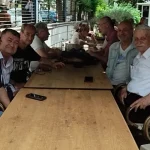 lise-arkadaslari-42-yil-sonra-bir-araya-geldi-Grj1cXiT.webp