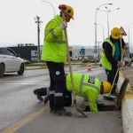 sakarya-altyapilarinda-yagis-oncesinde-hummali-temizlik-7nShGak1.webp