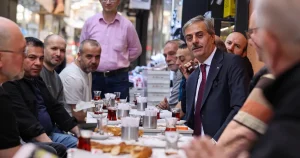 sakarya-uzuncarsida-baskan-alemdar-kunduraci-esnafiyla-bulustu-myttOGvi.webp