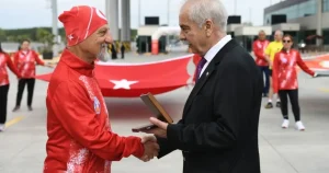 selanikten-alinan-ata-topragi-ipsaladan-anitkabire-ulastirilacak-QGIfWdC6.webp