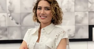sema-ozevin-sanatin-yeni-dilini-teknolojiyle-kodluyorum-GZZGmbH5.webp